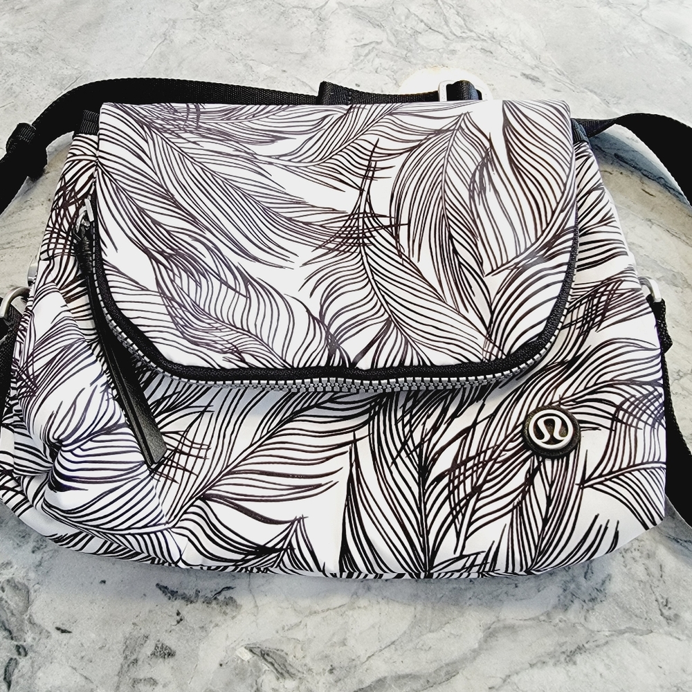 LULULEMON ATHLETICA Party Om Sketchy Palms Nylon Flap Crossbody  Bag NWOT